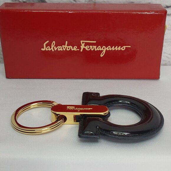 SALVADOR FERRAGAMO 'GANCINI' LEATHER KEY FOB GOLD KEY RING W/ORIGINAL BOX - Picture 8 of 16